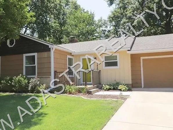 7420 Cherokee Dr, Prairie Village, KS 66208
