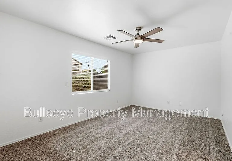 310 E Payton St — Photo 19
