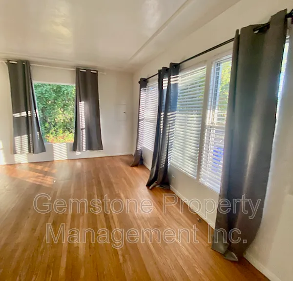 5017 College Ave — Photo 9