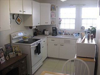 4th image of 118 Clarendon Cir