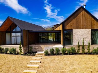 118 Meandering Way, Mabank, TX 75156