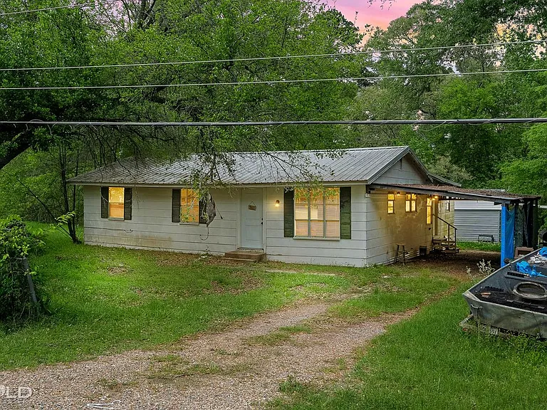 182 Belaire Dr — Photo 1
