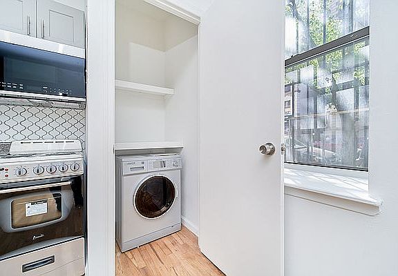 3rd image of 150 Manhattan Ave #1A
