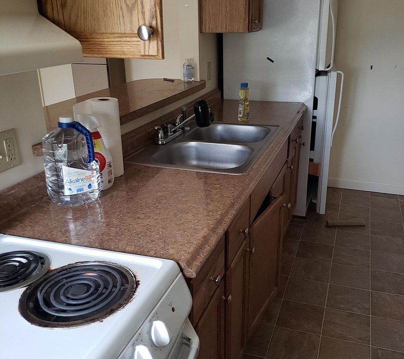 2nd image of 830 Us Highway 1 APT A