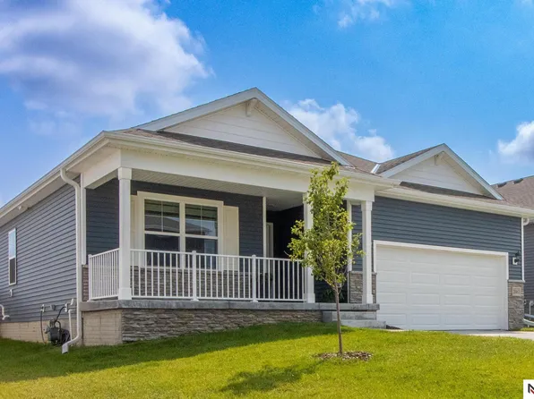 20467 Swallowtail St, Gretna, NE 68028