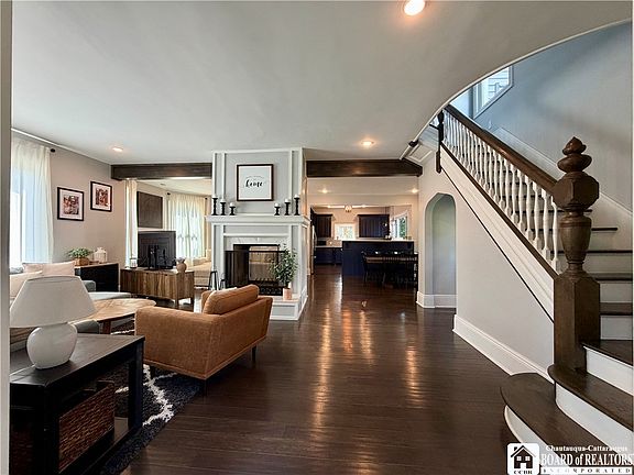 5th image of 12 Vista Way