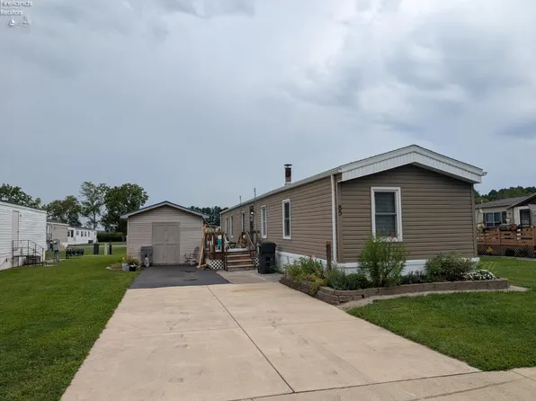 220 Maple Ln #85, Green Springs, OH 44836