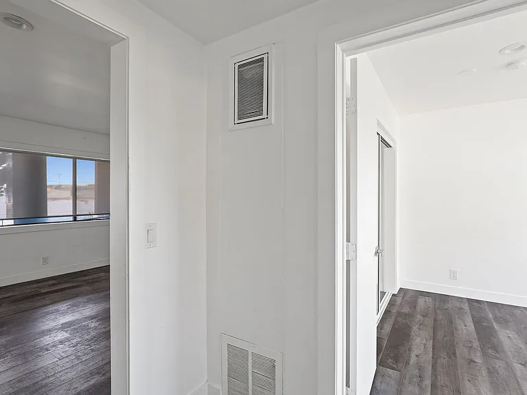 215 N Fickett St — Photo 24