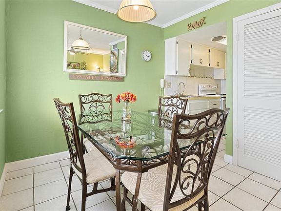 5th image of 17300 Gulf Blvd #9