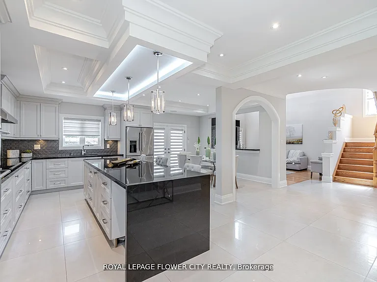 36 Louvain Dr — Photo 6