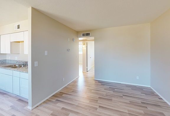 3rd image of 960 S Mara Dr #1