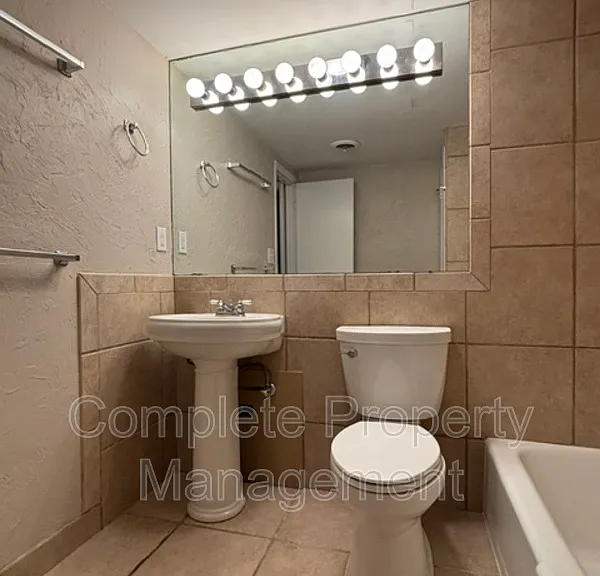 55 Hanover Cir S #206 — Photo 7