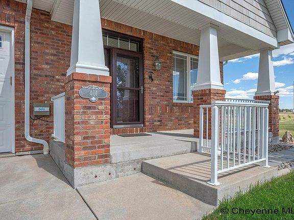 3rd image of 401 Sterling Dr