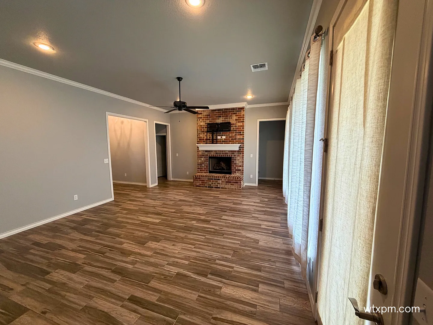 Beautifully Updated 3 Bed, 2 Bath Canyon Home — Photo 3