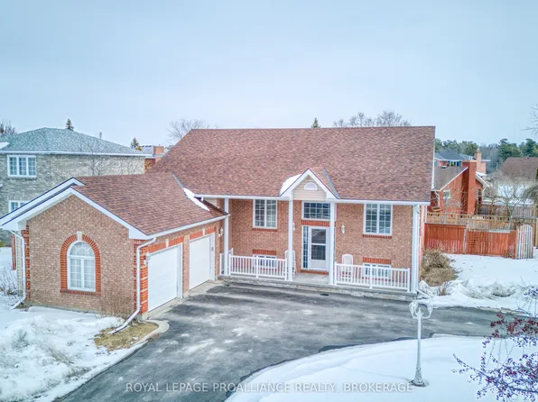 662 Millbrook Cres, Kingston, ON K7M 7Z8