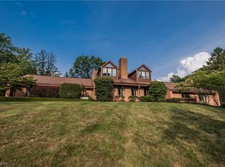 2410 Strathmore Dr NW, Canton, OH 44708