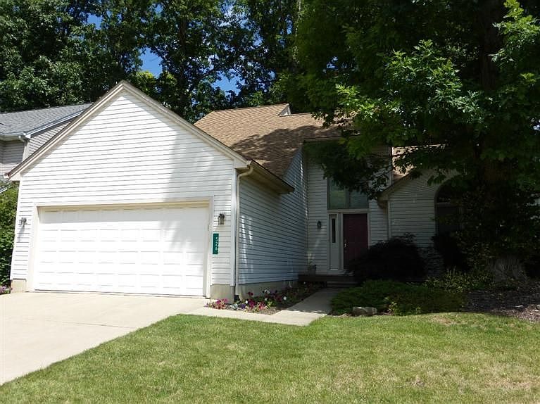 1st image of 526 Woodland Dr W