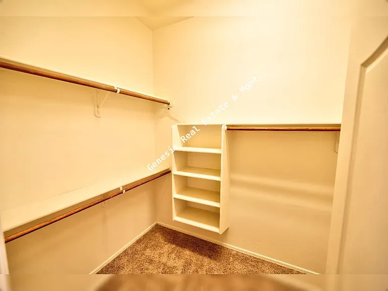 770 W Grantham St — Photo 20