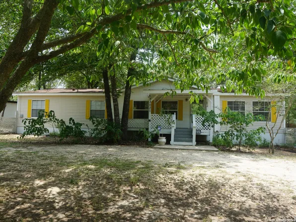 23027 Fawn Trail Dr., Elmendorf, TX 78112