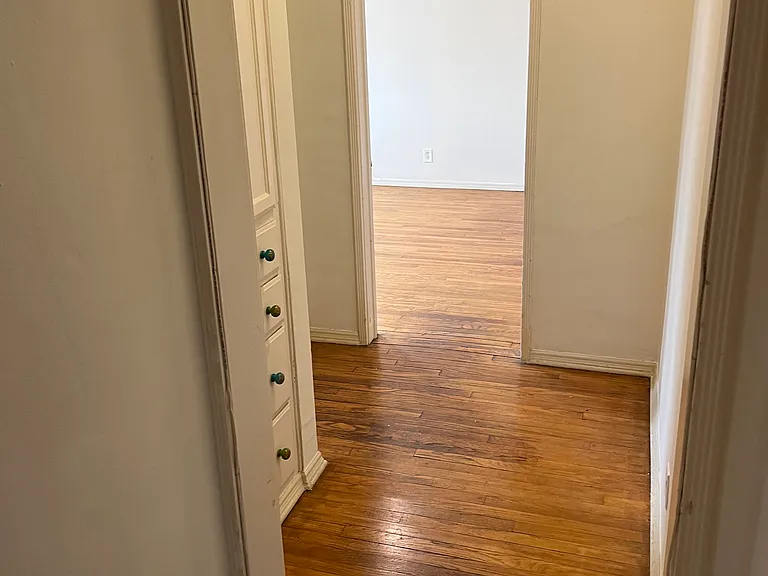 139 S Sweetzer Ave — Photo 12