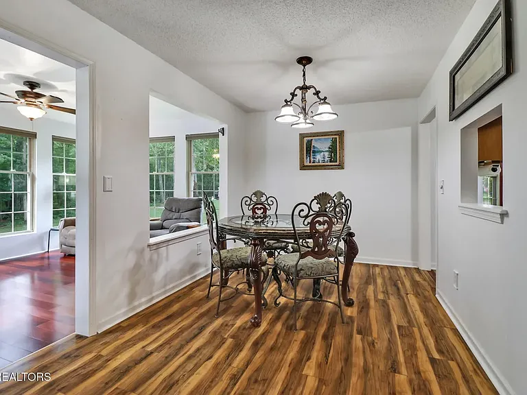 144 Pomeroy Dr — Photo 11