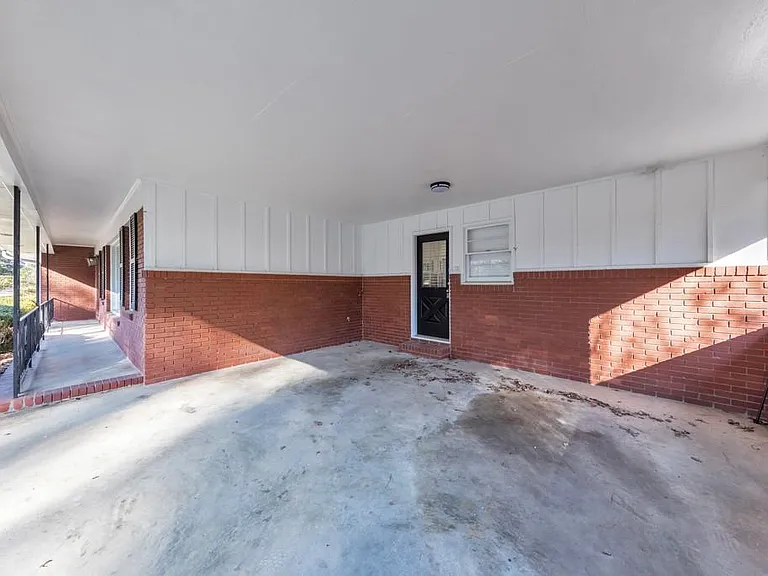 909 Rosedale Dr — Photo 32