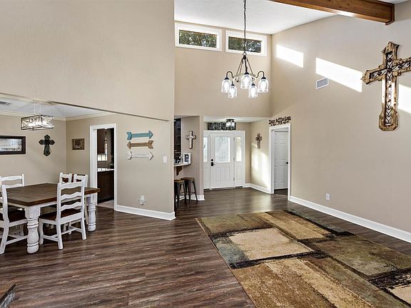 5th image of 85 Heritage Dr