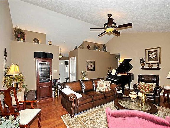 5th image of 739 Charnwood Pkwy