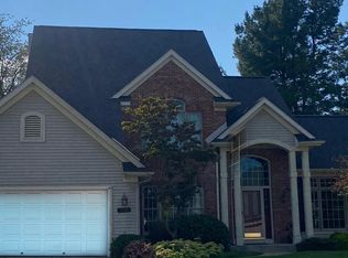 7654 Dunross Dr, Portage, MI 49024