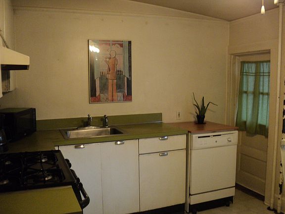 3rd image of 20 S Eckar St