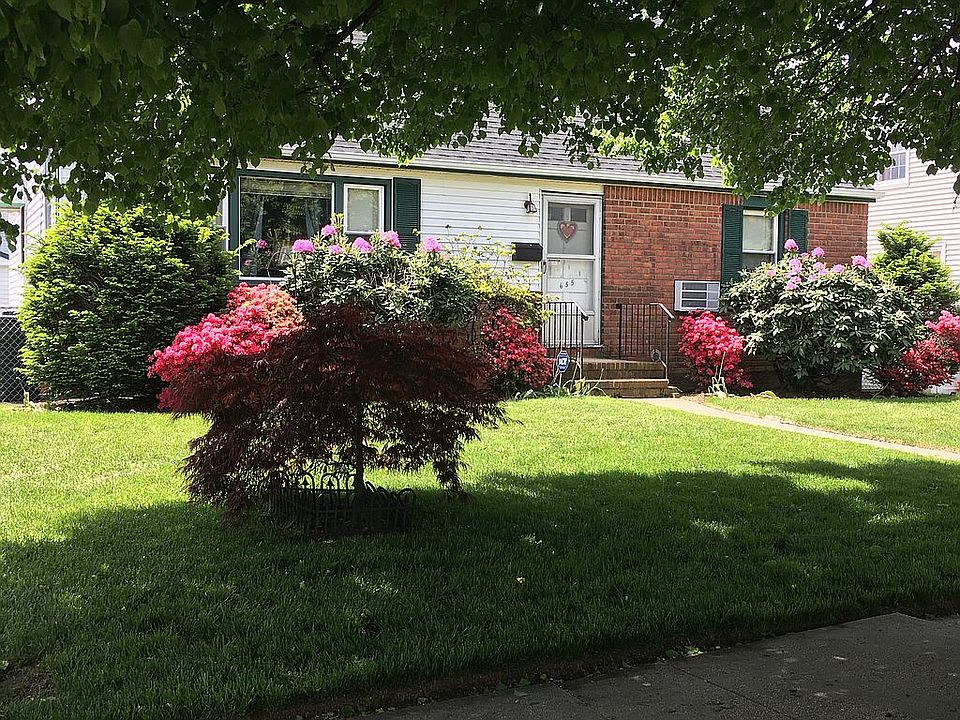 2nd image of 655 Fenworth Blvd
