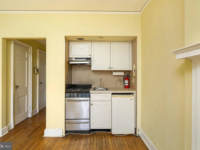 44 Nassau St #G — Photo 15