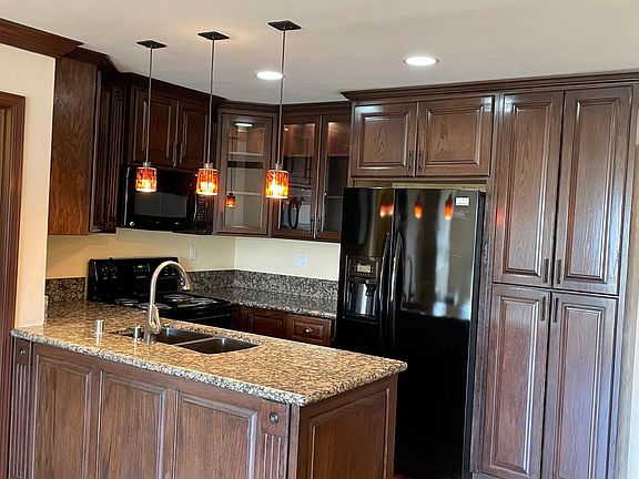 2nd image of 2414 S Barrington Ave #302