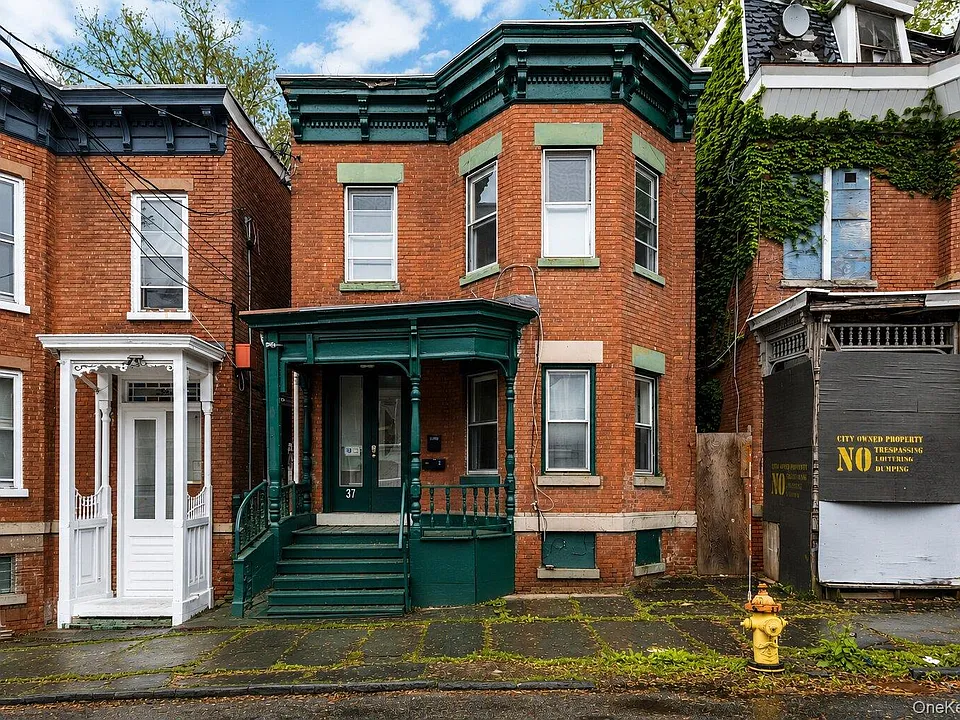 37 Lutheran St
