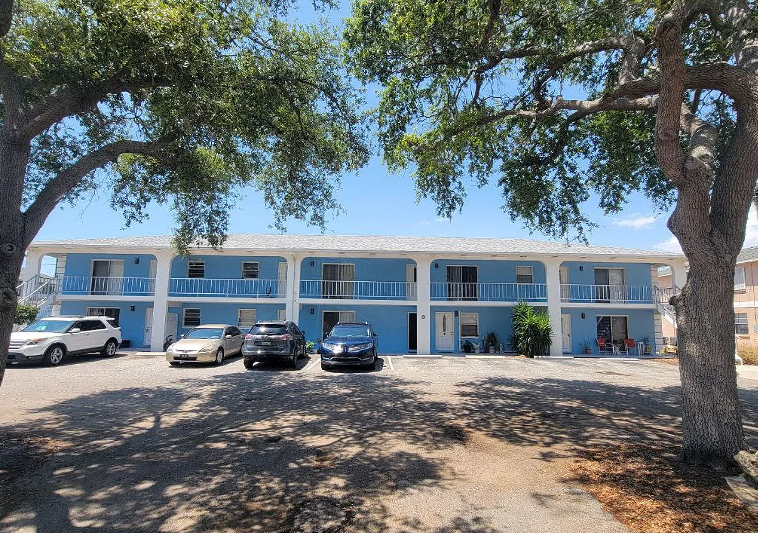 504 Barcelona Avenue — Photo 3