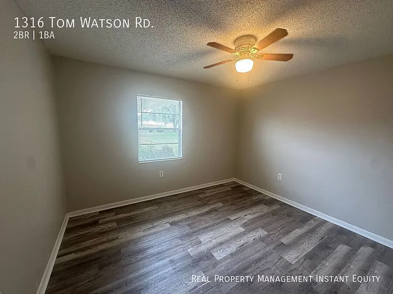 1316 Tom Watson Rd — Photo 11