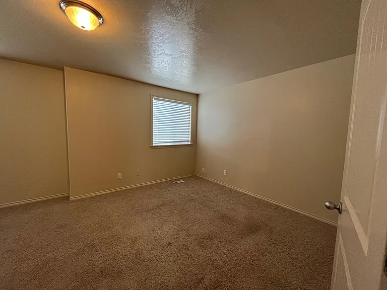 899 W Ashby Dr — Photo 17