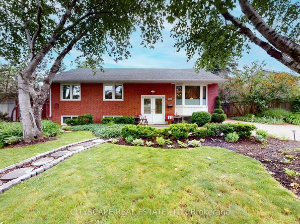 79 Paperbirch Dr, Toronto, ON M3C 2E6