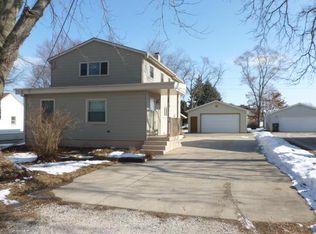 39 Summerset Dr S, Racine, WI 53406