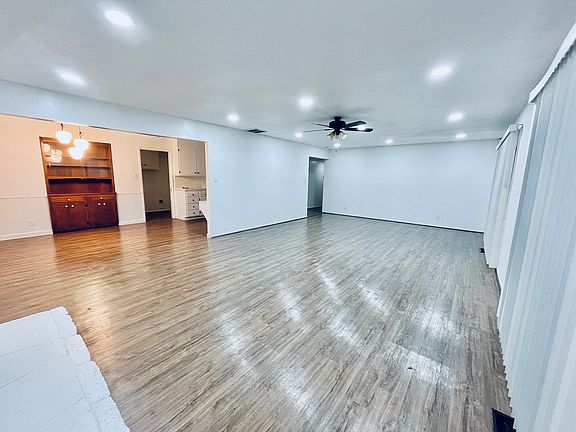 3rd image of 7041 Westmoreland Way