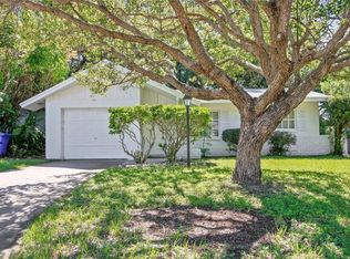 927 Cedarwood Ave, Dunedin, FL 34698
