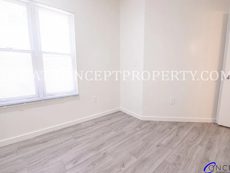 223 E 3rd Ave — Photo 64