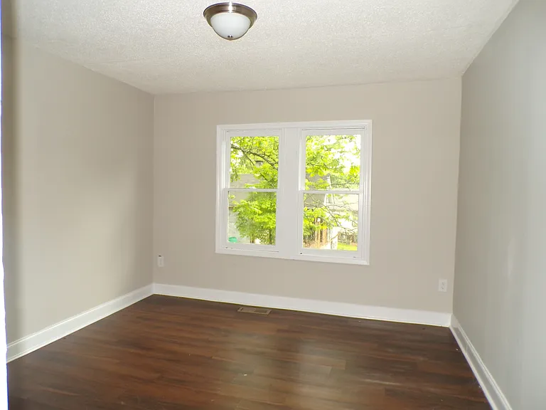 5223 Loop Rd — Photo 5