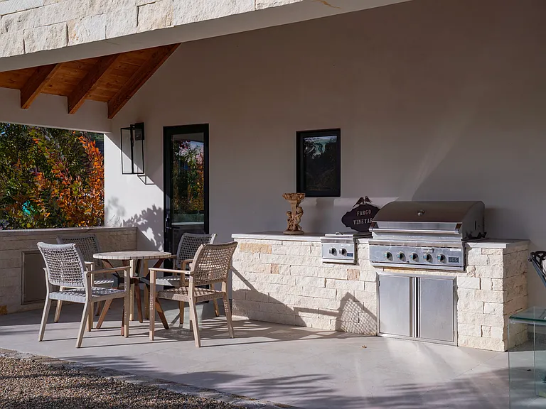 6161 Silverado Trl — Photo 36