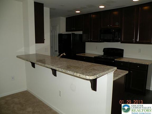 5th image of 5985 Valley Forge Dr