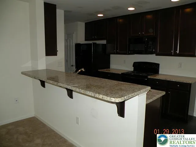5985 Valley Forge Dr — Photo 5