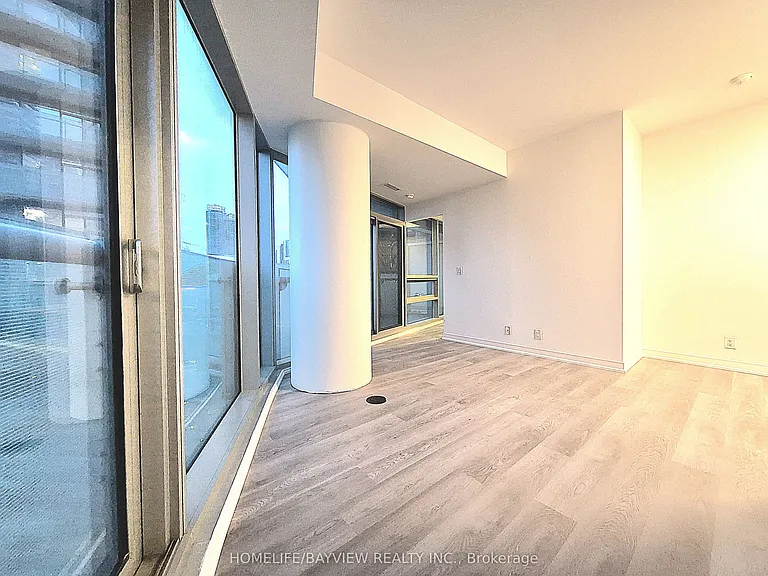 14 York St #1305 — Photo 3