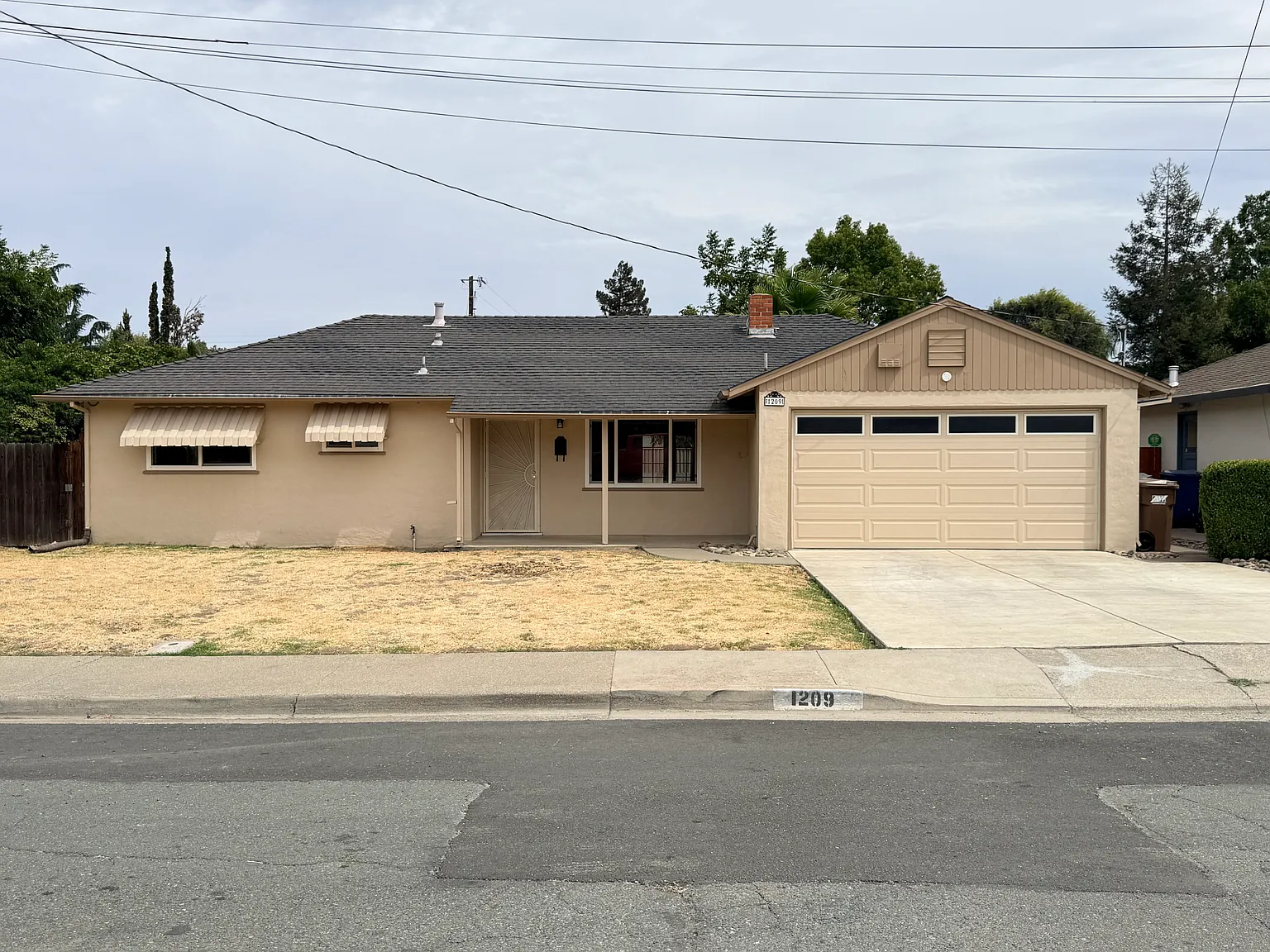 3 bed, 1021 sqft, $2,679 — Photo 1