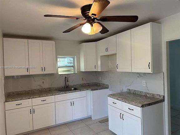3rd image of 808 NW 20th Ave