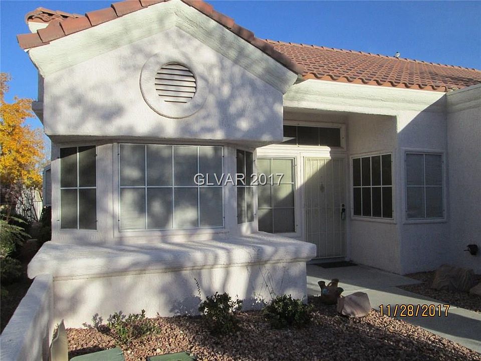1st image of 2420 Desert Butte Dr #0